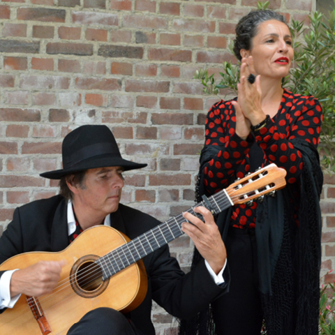 Mónica Coronado & Manito